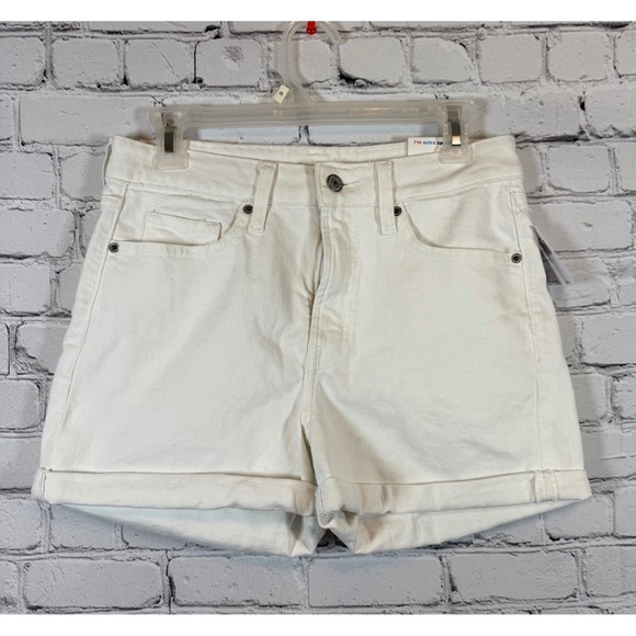 Old Navy NWT White Denim Shorts High-Rise O.G.‎ Straight Cuffed Size 6 - Picture 1 of 4
